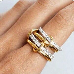 Elegant Gold & Silver Interlocking Ring – Size 8